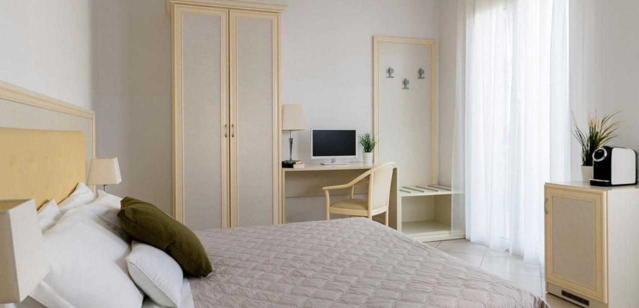 Residence Suite Smeraldo ริชโชเน ภายนอก รูปภาพ