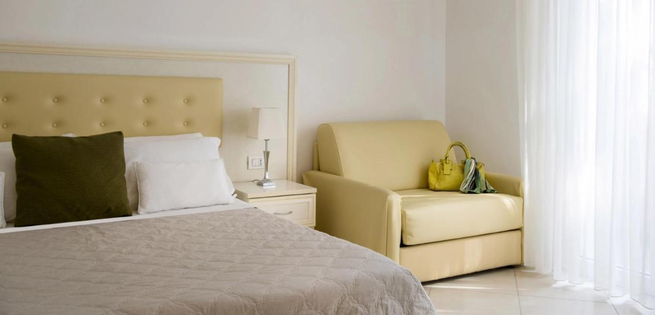 Residence Suite Smeraldo ริชโชเน ภายนอก รูปภาพ
