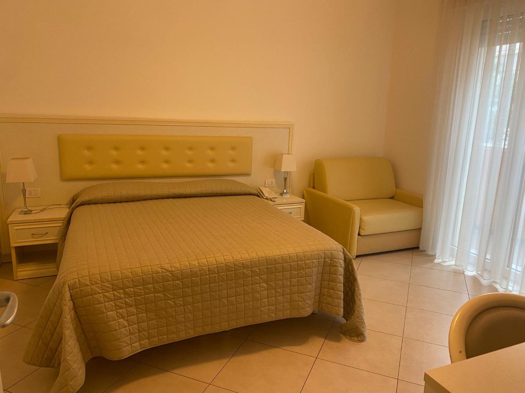 Residence Suite Smeraldo ริชโชเน ภายนอก รูปภาพ