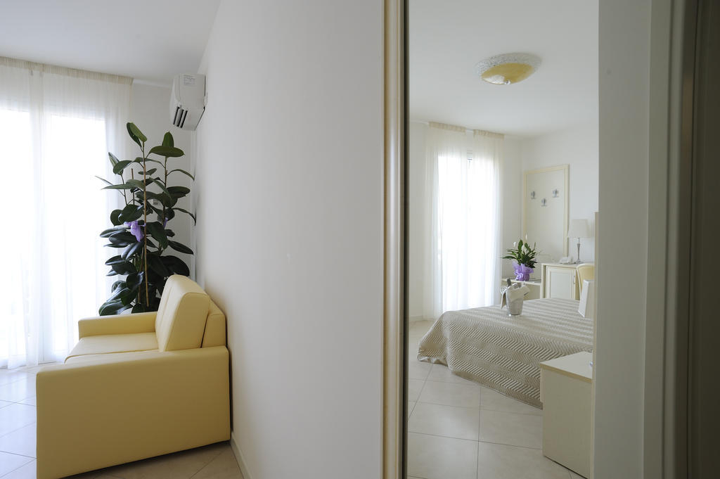 Residence Suite Smeraldo ริชโชเน ห้อง รูปภาพ
