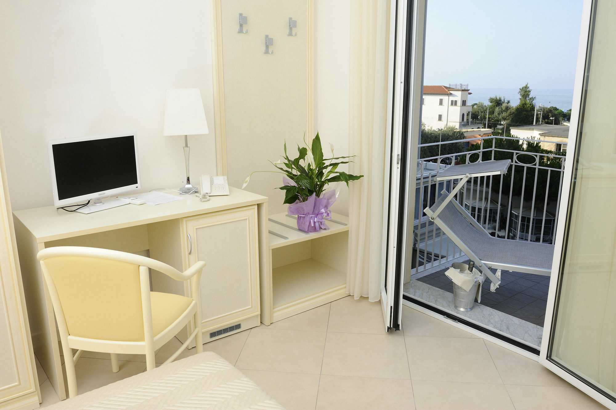 Residence Suite Smeraldo ริชโชเน ภายนอก รูปภาพ