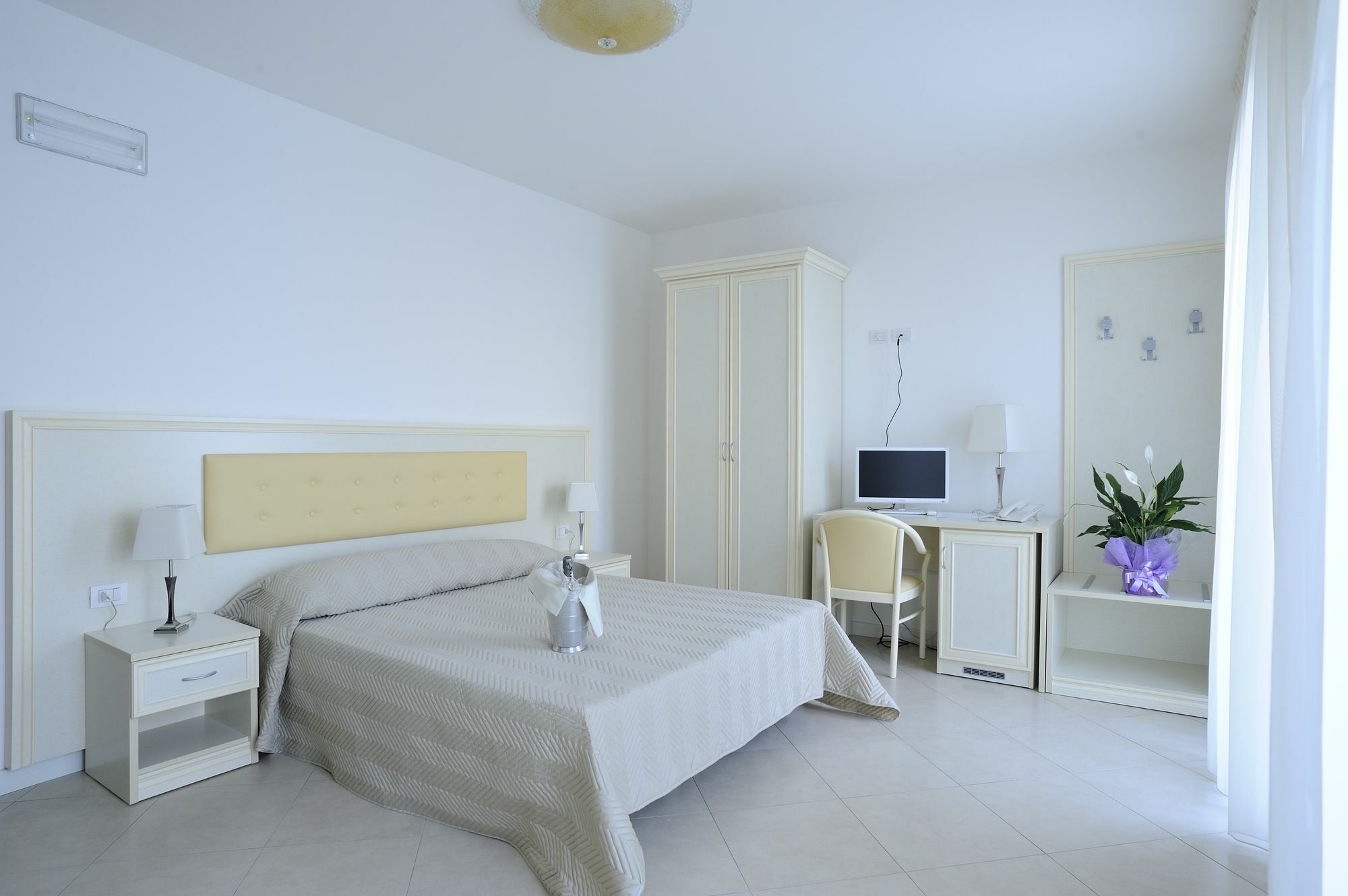 Residence Suite Smeraldo ริชโชเน ภายนอก รูปภาพ